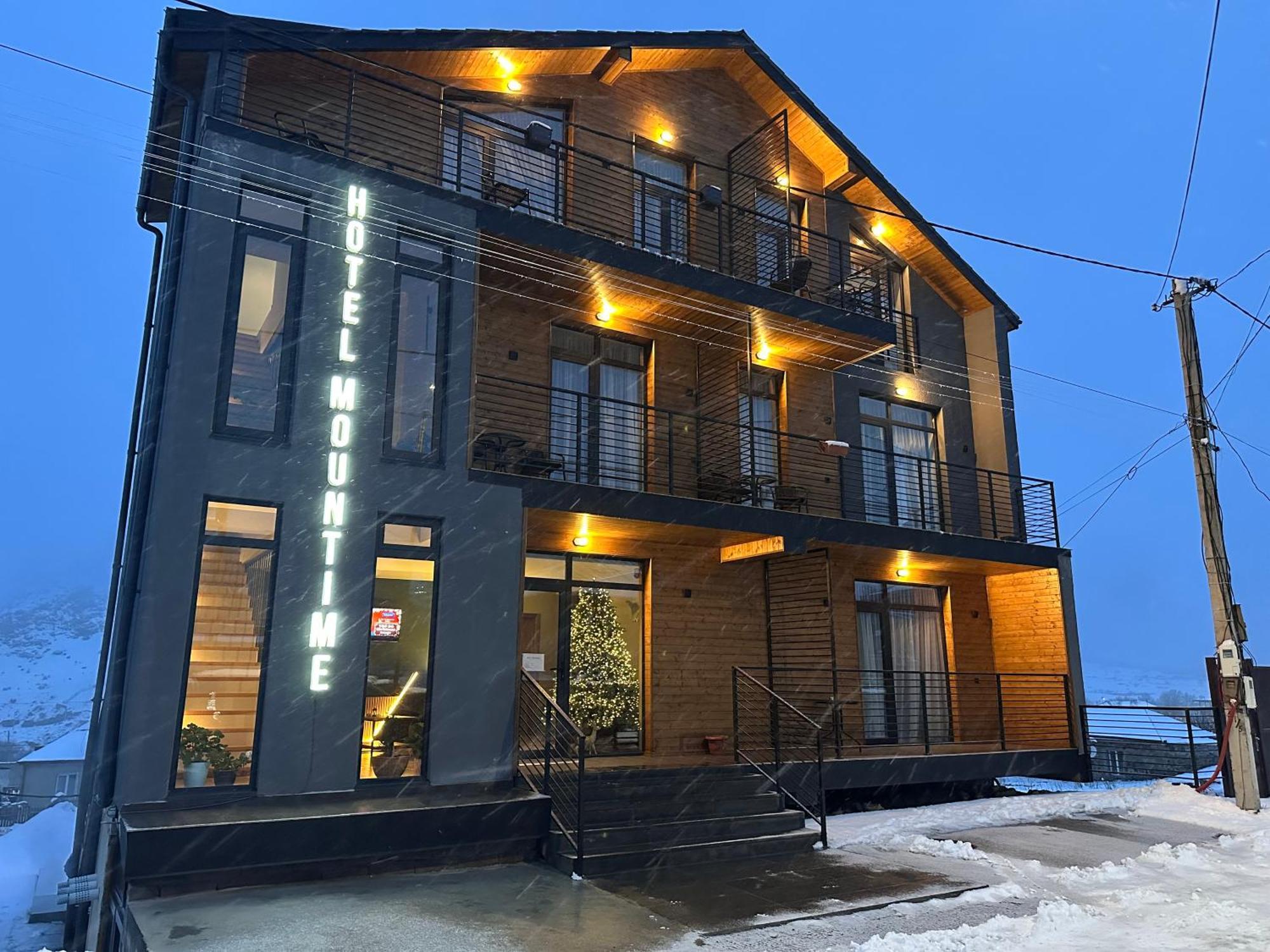 Hotel Mountime Kazbegi Stepantsminda Exterior foto